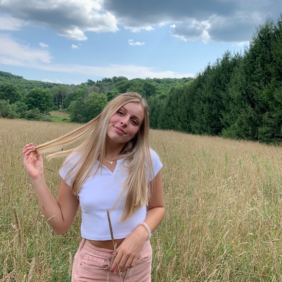 Meet your Posher, Elissa - Picture 3 of 7